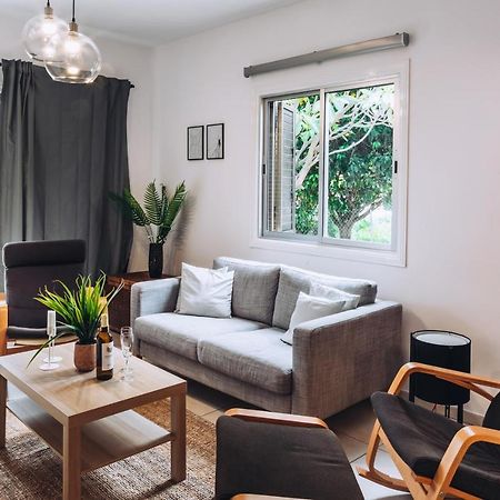 Minimal Townhouse Center Paphos Villa Ngoại thất bức ảnh
