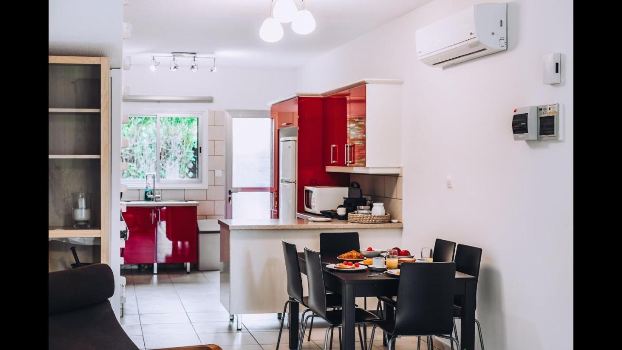 Minimal Townhouse Center Paphos Villa Ngoại thất bức ảnh