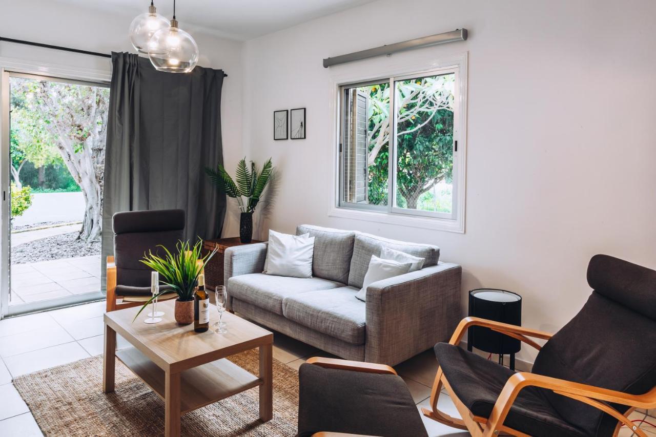 Minimal Townhouse Center Paphos Villa Ngoại thất bức ảnh